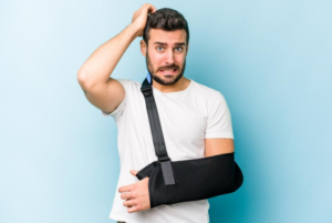Should I File for Workers’ Compensation or a Personal Injury Lawsuit? Differences Explained