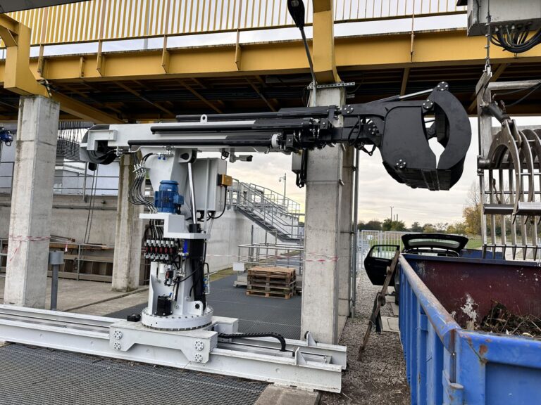 The Essential Role of Hydraulic Trash Rack Cleaning Machines in Hydropower Plants